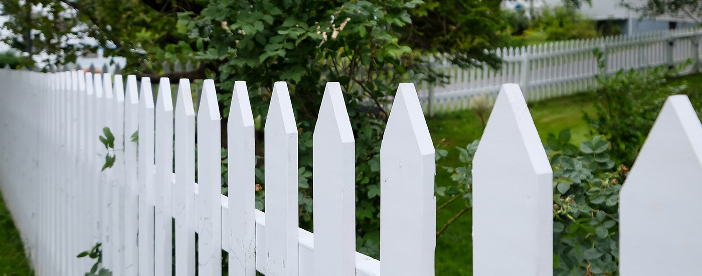 all-about-picket-fencing-1400x550.jpg