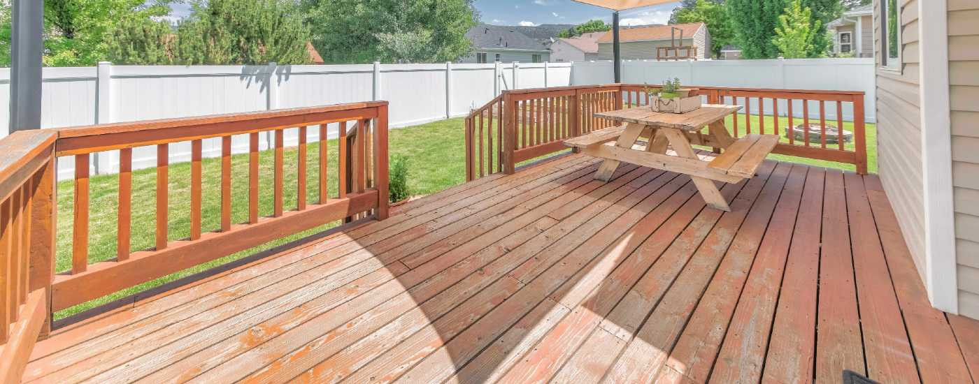 How-to-install-a-handrail-on-decking-1400x550.jpg