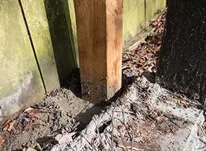 How-to-reinforce-wooden-fence-posts-300x220.jpg