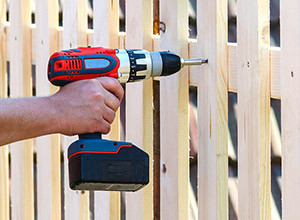 How-to-build-a-wooden-fence-without-panels-300x220.jpg