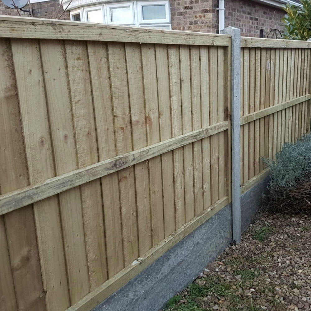 Fully Framed & Capped Panel, 183cm Wide x 120cm high Premier Dome Top Feather Edge/Closeboard Fence Panel in 2 Styles & Available in 4 Sizes @ Shoulder 